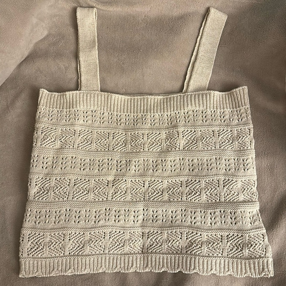 Juniors XL cream crochet tank top with gold details
